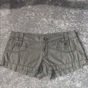 ❌SOLD❌ Paris Blues relaxed fit low-rise faded green shorts Size 5 Vintage